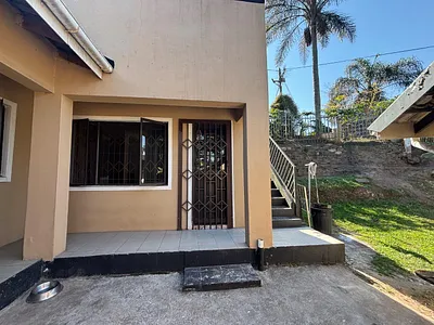 2 Bedroom Apartment To Rent in Pinetown - ZycD.webp