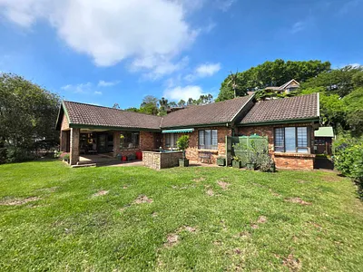 3 Bedroom House For Sale in Hillcrest - XRZk.webp