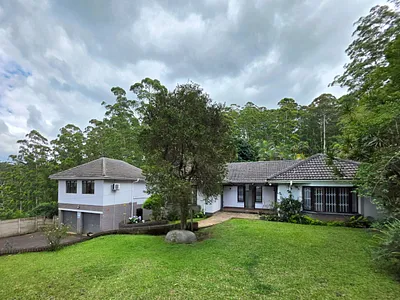 4 Bedroom House For Sale in Kloof - r9bs.webp