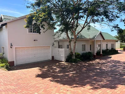 5 Bedroom Townhouse For Sale in Mount Edgecombe - D15Z.webp