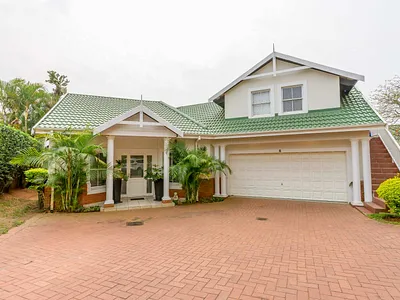 4 Bedroom Townhouse For Sale in Mount Edgecombe - img
