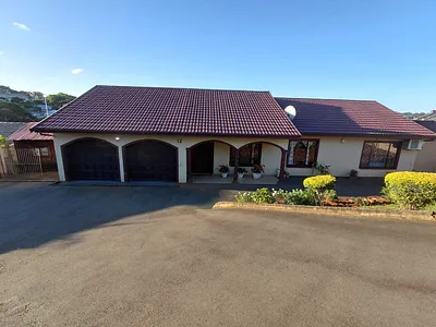 3 Bedroom House For Sale in Queensburgh - img