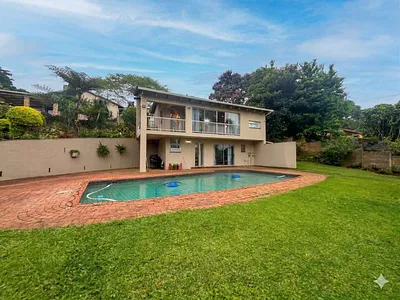 2 Bedroom House To Rent in Kloof - ZGrn.webp