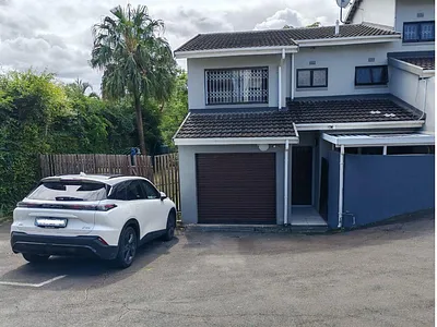 3 Bedroom Townhouse For Sale in Pinetown - img