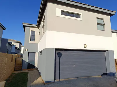 3 Bedroom House For Sale in Thatchfield Estate, Centurion - NO12.webp