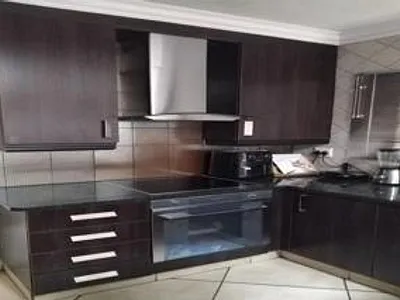 3 Bedroom Townhouse For Sale in Centurion - EWnJ.webp