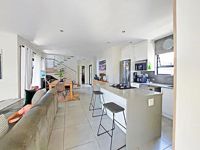 3 Bedroom House For Sale in Olympus AH, Pretoria - xOb0.webp