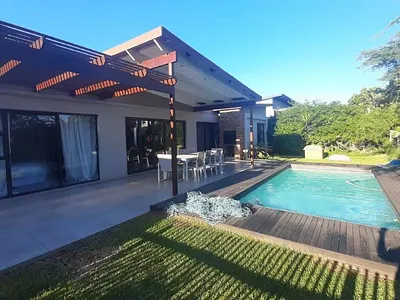 4 Bedroom House To Rent in Palm Lakes Estate, Ballito - UvM2.webp