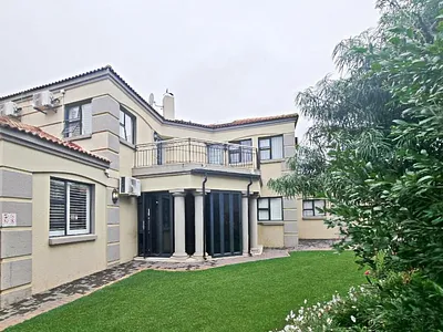 4 Bedroom House For Sale in Olympus AH, Pretoria - hdTG.webp