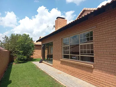 3 Bedroom Townhouse For Sale in Pretoria - img