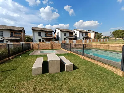 2 Bedroom Apartment For Sale in Centurion - z3Ur.webp