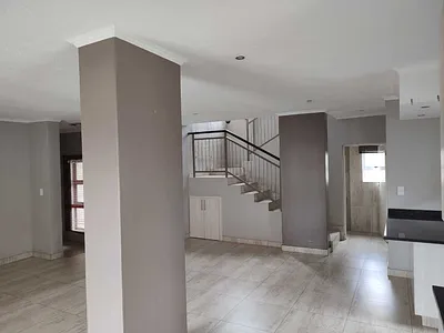 4 Bedroom House For Sale in Centurion - 2uwS.webp