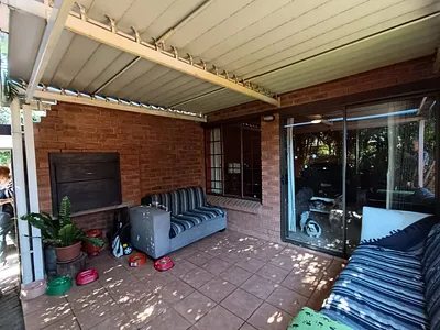 3 Bedroom Townhouse For Sale in Pretoria - OZa3.webp