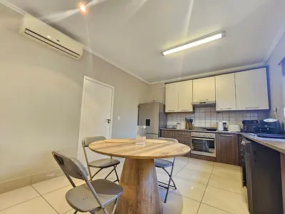 2 Bedroom Apartment For Sale in Umhlanga - img