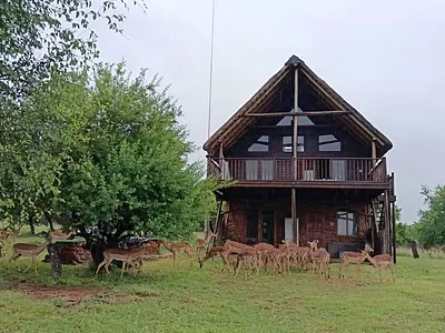 3 Bedroom House For Sale in Rustenburg - 6pLk.webp