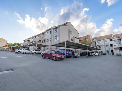 3 Bedroom Apartment For Sale in Sandton - 7h4k.webp
