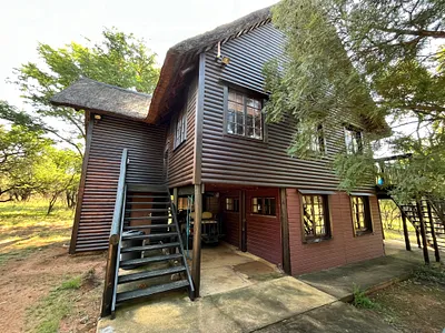 5 Bedroom House For Sale in Rustenburg - 3L7g.webp