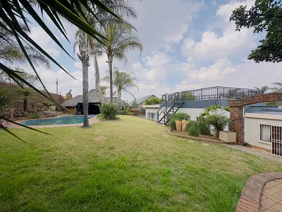 4 Bedroom House For Sale in Johannesburg - img