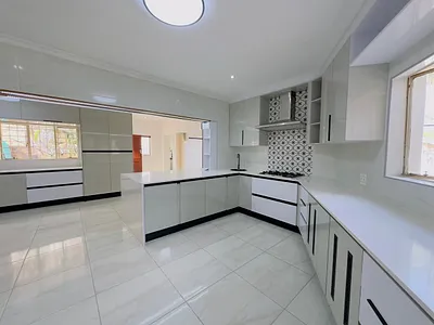 4 Bedroom House For Sale in Johannesburg - pcG1.webp