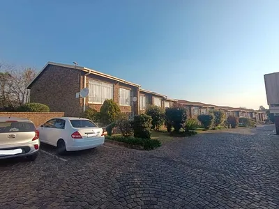 2 Bedroom Townhouse For Sale in Alberton - 69OV.webp