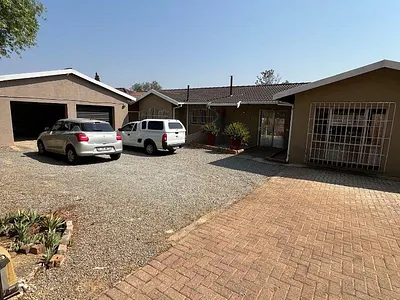 3 Bedroom House For Sale in Alberton - iSCP.webp