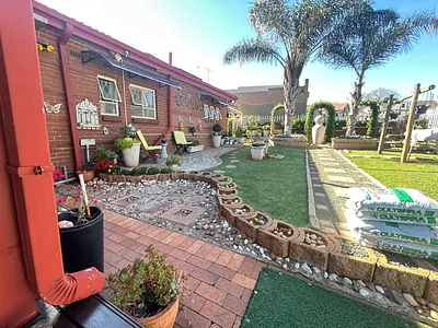 3 Bedroom House For Sale in Nancefield, Soweto - ujKj.webp