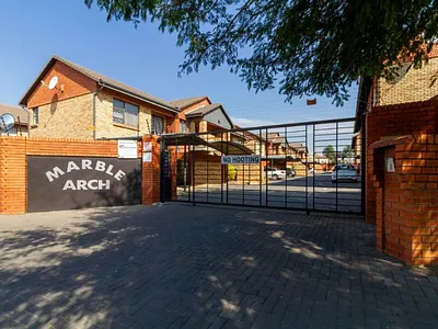 2 Bedroom Townhouse For Sale in Alberton - g8Yo.webp