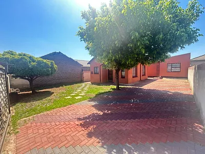 2 Bedroom House For Sale in Boksburg - sEff.webp