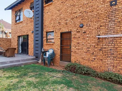 3 Bedroom Townhouse For Sale in Alberton - xDoo.webp