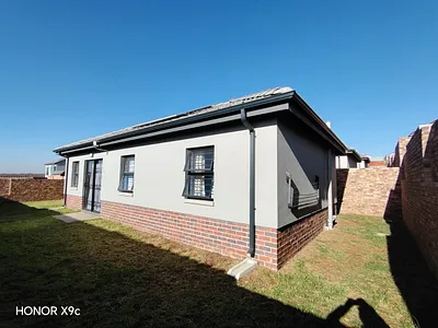 3 Bedroom House For Sale in Randburg - thtq.webp