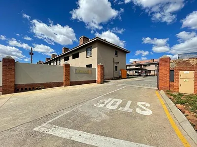 3 Bedroom Apartment For Sale in Alberton - T7R0.webp