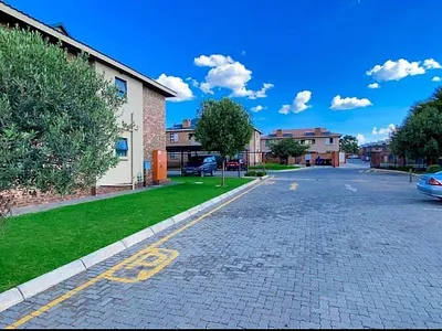 2 Bedroom Apartment For Sale in Alberton - ioJ9.webp