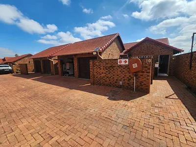 3 Bedroom House For Sale in Alberton - esA8.webp