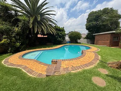 4 Bedroom House For Sale in Alberton - 6R7J.webp