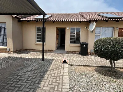 2 Bedroom Apartment For Sale in Alberton - iFAJ.webp