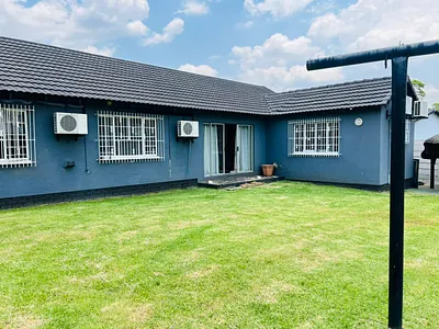 4 Bedroom House For Sale in Alberton - BlXe.webp