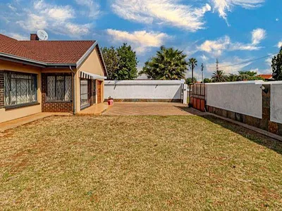 3 Bedroom House For Sale in Germiston - 0tyu.webp