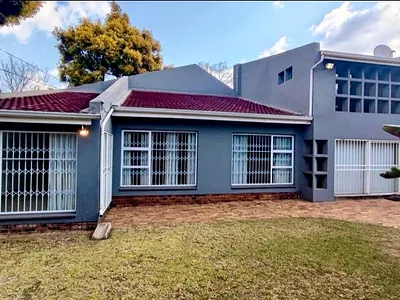 4 Bedroom House For Sale in Alberton - zxKB.webp