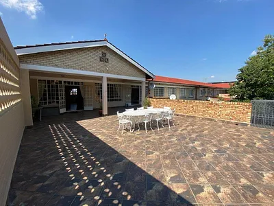 3 Bedroom Apartment For Sale in Alberton - gpQk.webp