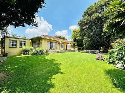 5 Bedroom House For Sale in Germiston - W6zj.webp