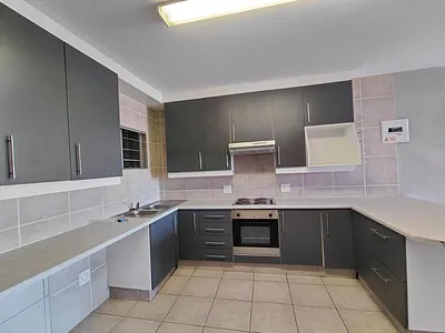 2 Bedroom Apartment For Sale in Alberton - img
