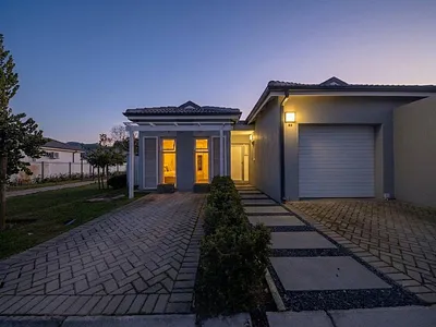 3 Bedroom House For Sale in Paarl - WnTE.webp