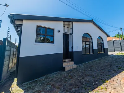 6 Bedroom House To Rent in Stellenbosch - 345T.webp