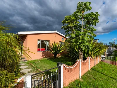 3 Bedroom House For Sale in Stellenbosch - 6U9S.webp