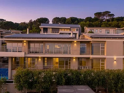 5 Bedroom House To Rent in Somerset West - oRNn.webp