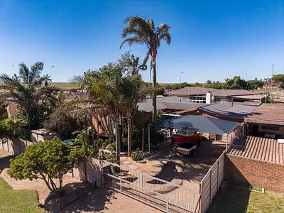 5 Bedroom House For Sale in Vredenburg - rEqb.webp