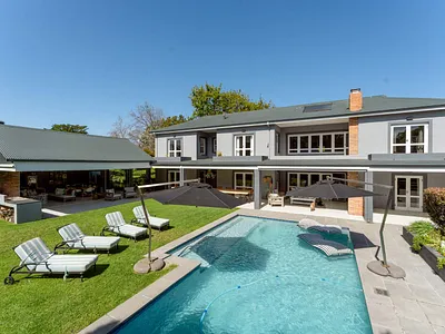 5 Bedroom House For Sale in Cape Town - c8DQ.webp