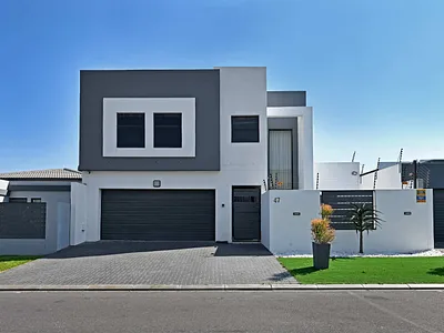 4 Bedroom House For Sale in Blouberg - fcNM.webp