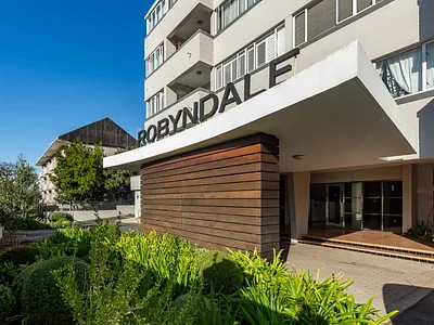 3 Bedroom Apartment For Sale in Cape Town - zA57.webp
