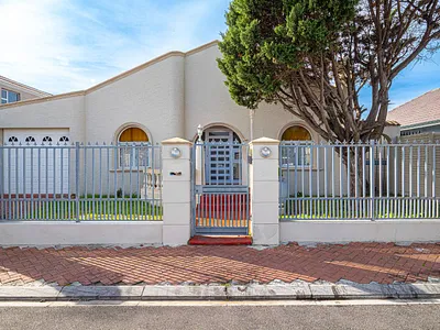 3 Bedroom House For Sale in Cape Town - 2ELo.webp